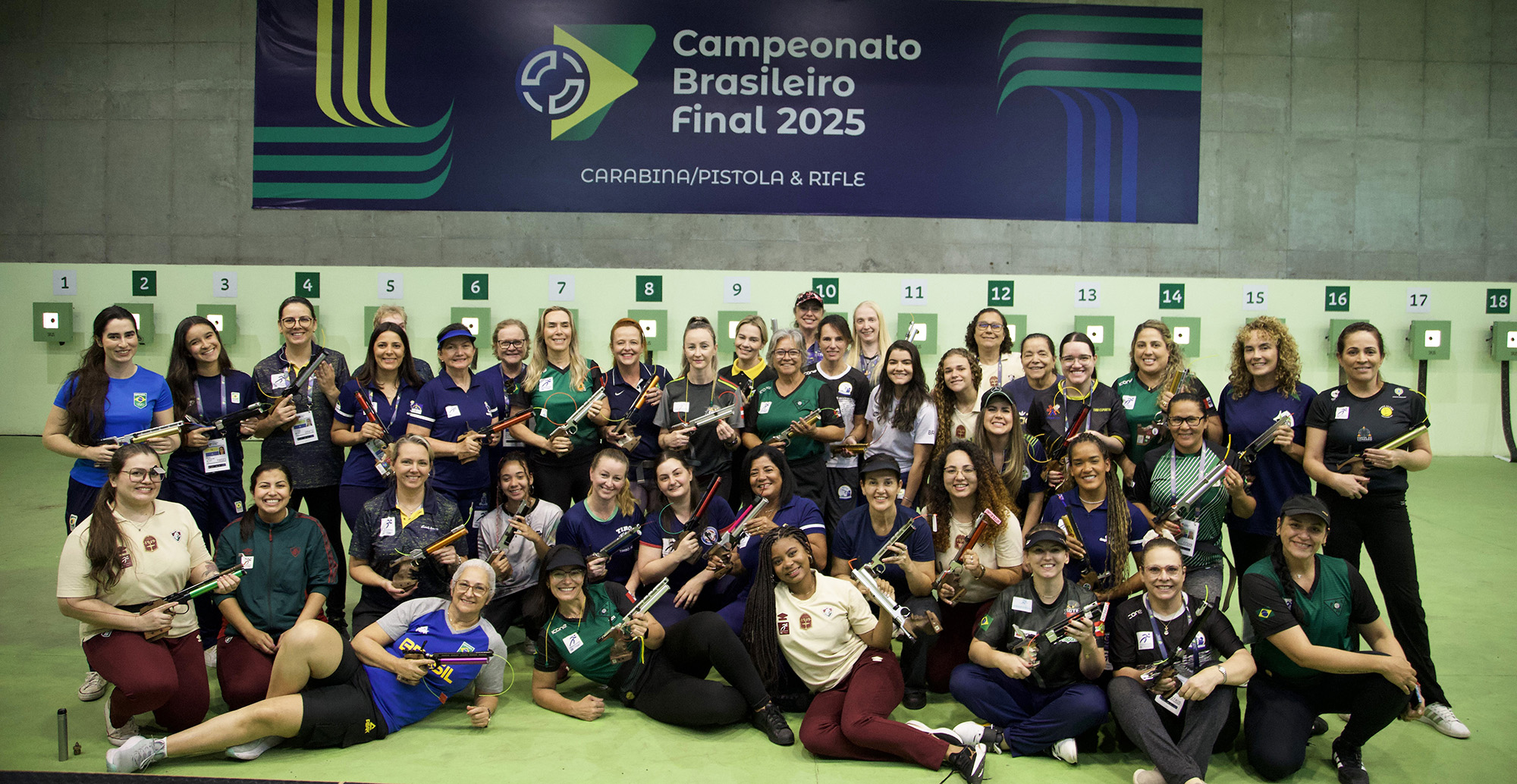 42 atletas disputaram a Pistola de Ar Feminino 42 atletas disputaram a Pistola de Ar Feminino