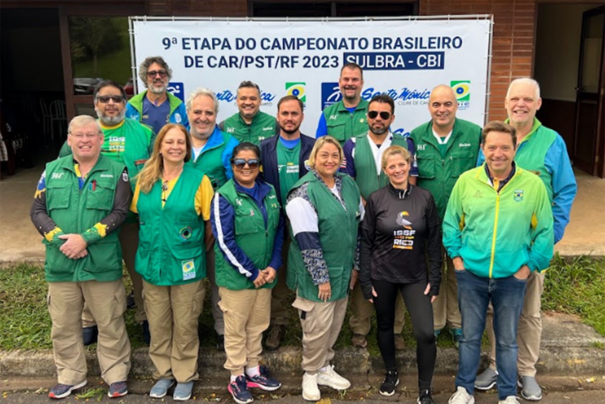 James Lowry e Equipe de Arbitragem