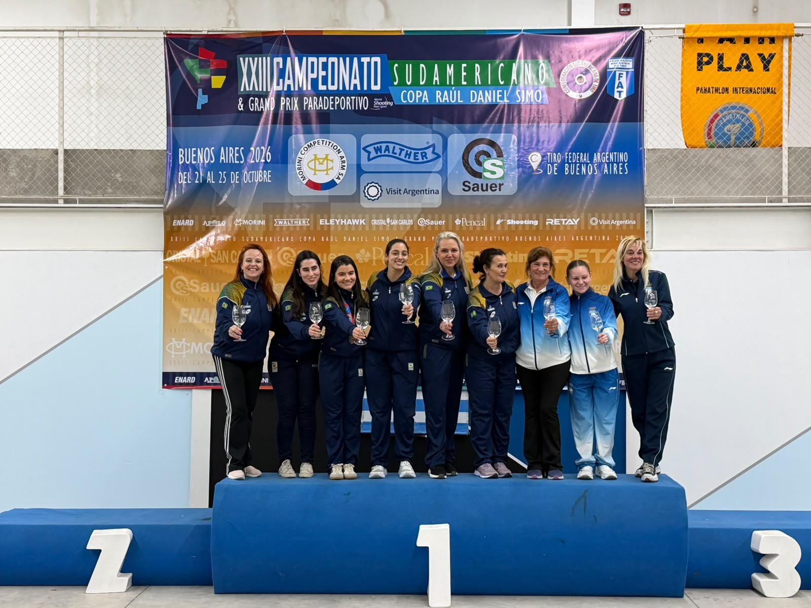 Pódio Pistola 25m por equipes - Brasil Ouro e Prata