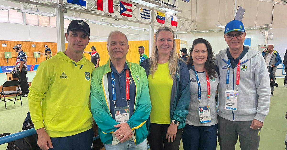 Presidente do COB visita local de competiçao do tiro esportivo