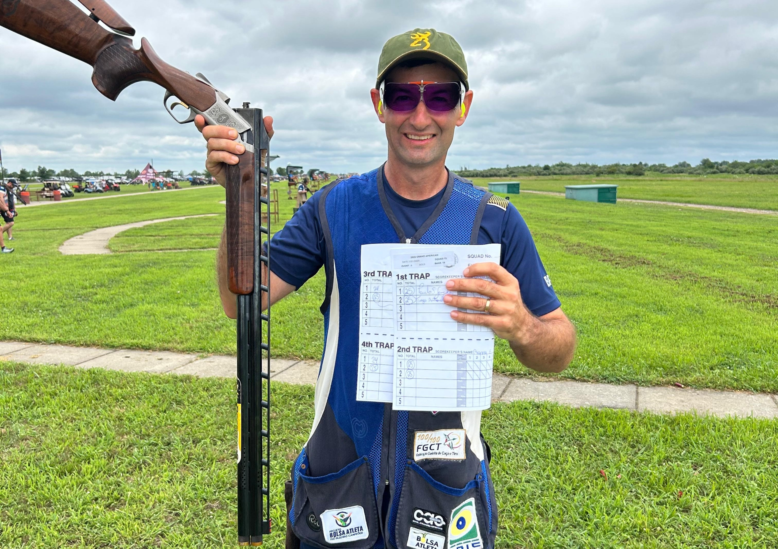 Tiago Antonello comemora os 100pts