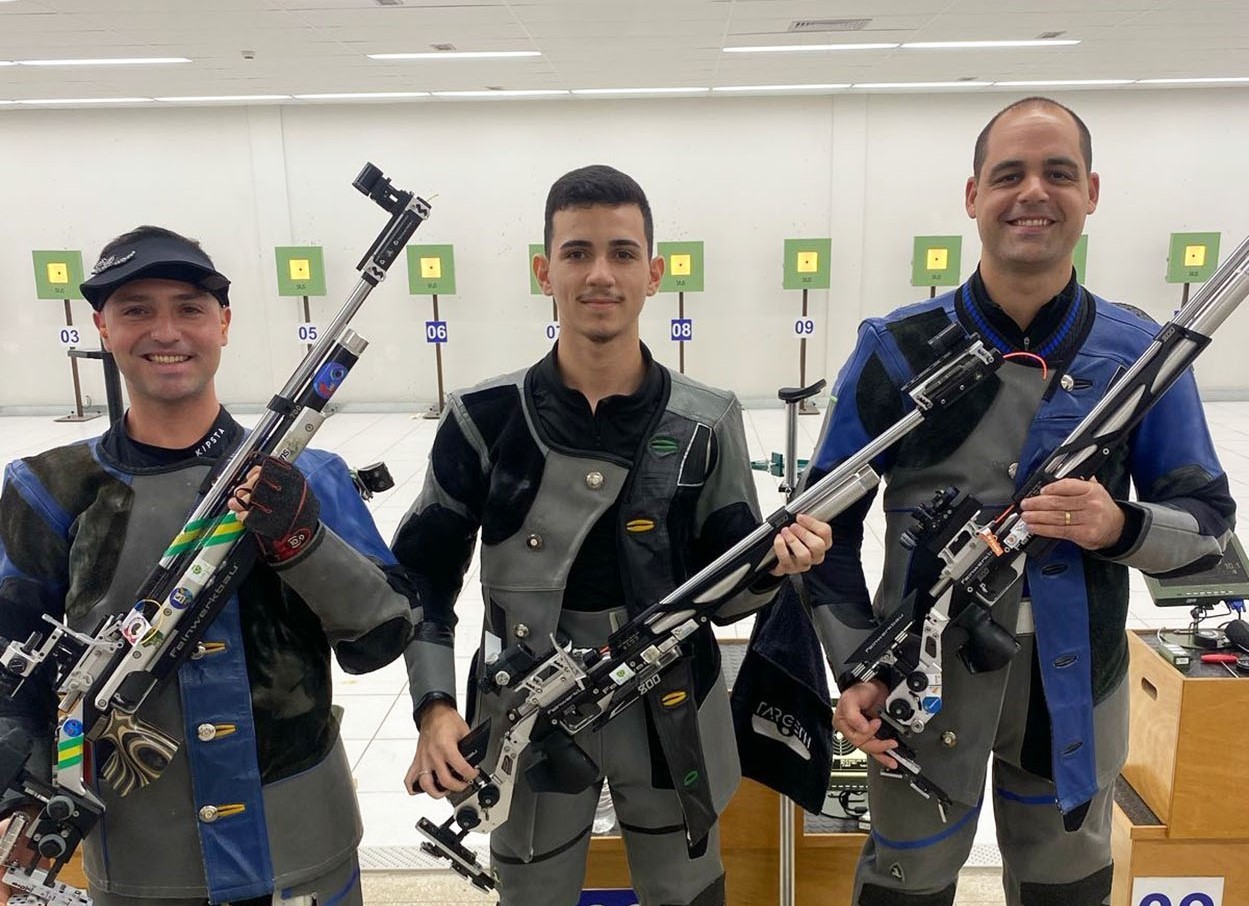 Victor, Emanuel e Eduardo